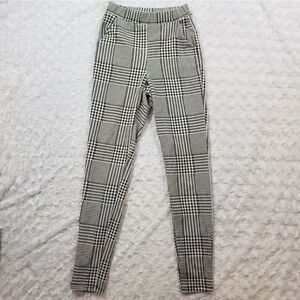 Plaid black and white pull on stretch pants Akira